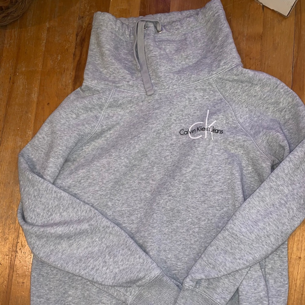 Calvin Klein sweater small